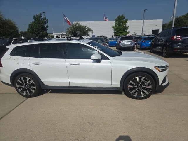 volvo v60 cross country 2021 YV4102WK8M1068584 image volvo v60 cross country 2021 YV4102WK8M1068584 image
